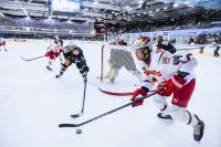 Brandon Coe (c)  Karpaviciute - EC Red Bull Salzburg.jpg